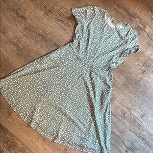 Elegant Green and white Dress with pockets